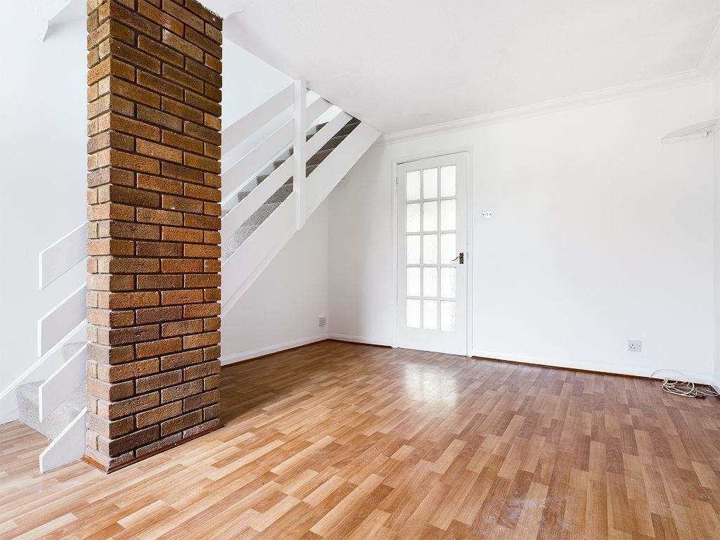 3 bed terraced house to rent in Burton Close, Oadby, Leicester LE2 Zoopla