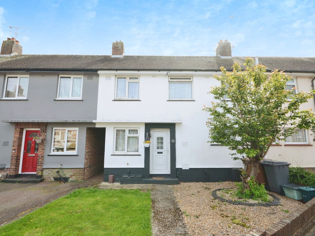 3 bed link detached house for sale in Ruskin Road, Chelmsford CM2, £