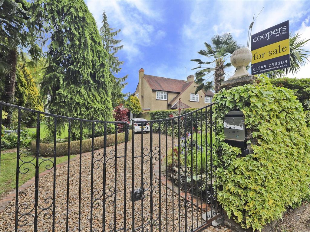 3 bed detached house for sale in Vine Lane, North Hillingdon UB10 Zoopla