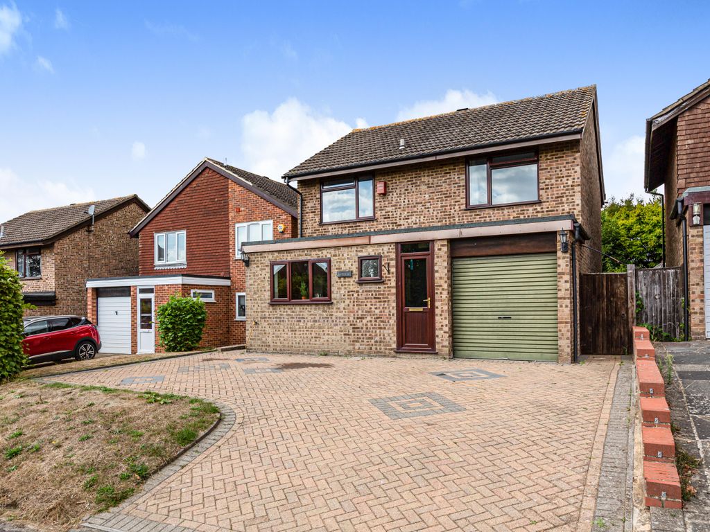 4 bed detached house for sale in Beechenlea Lane, Swanley, Kent BR8