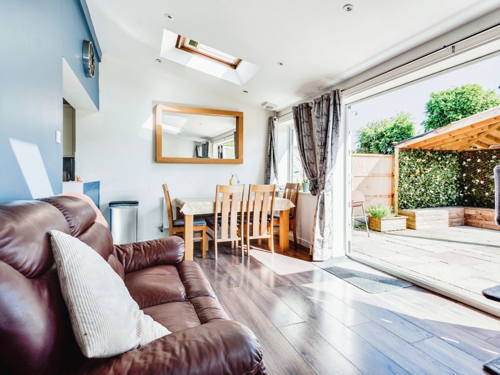 3 bed terraced house for sale in Abbey View Road, Swindon, Wiltshire