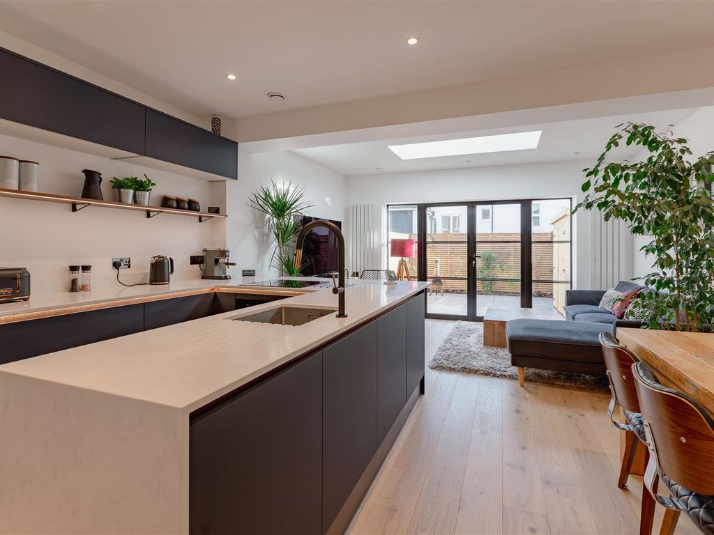 4 bed property for sale in Bolsover Road, Hove BN3, £600,000 Zoopla