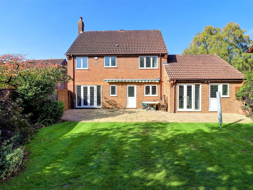 4 bed detached house for sale in Watchet Lane, Holmer Green, High