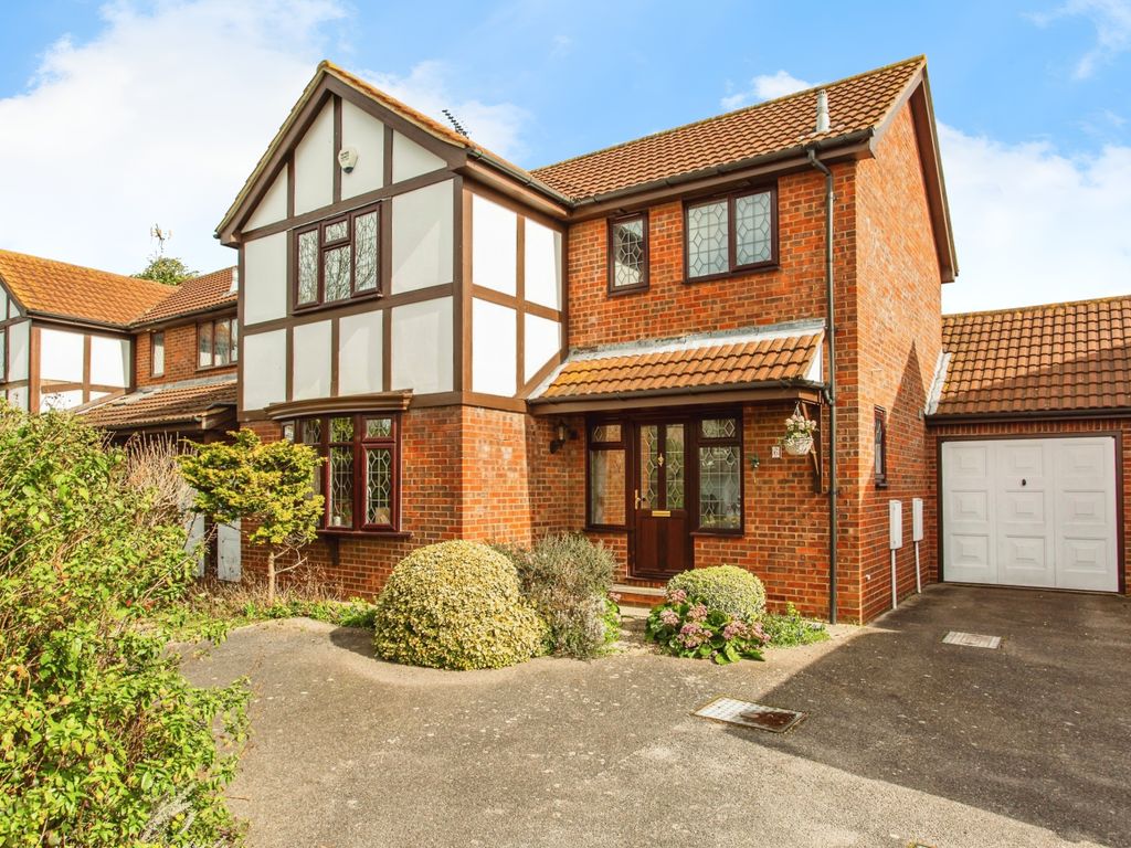 3 bed detached house for sale in Wakering Road, Shoeburyness, Southend