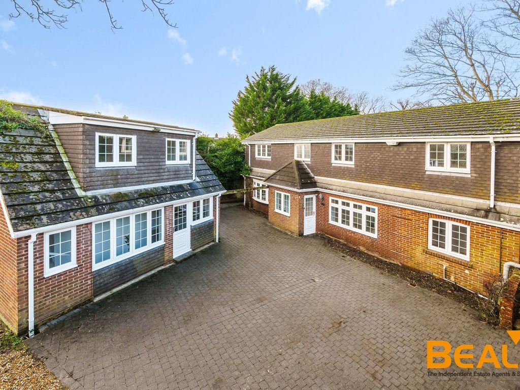 5 bed detached house for sale in Kiln Road, Fareham PO16, £1,000,000