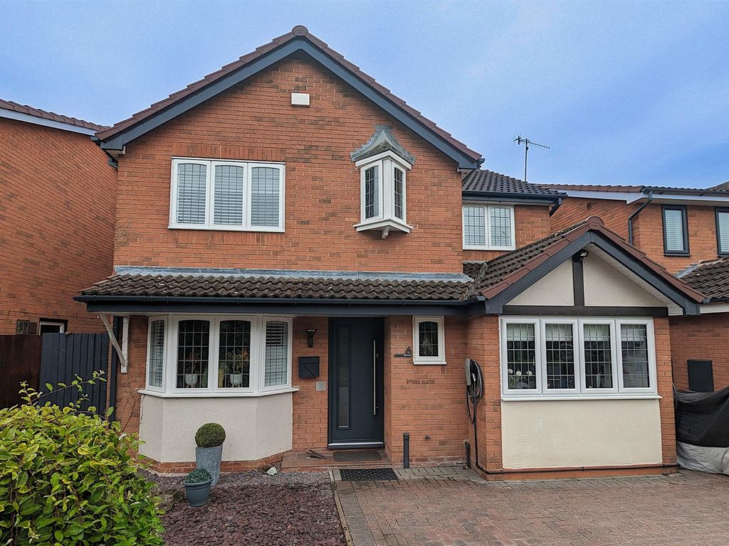 4 bed detached house for sale in Kerry Hill, Worcester WR3, £445,000