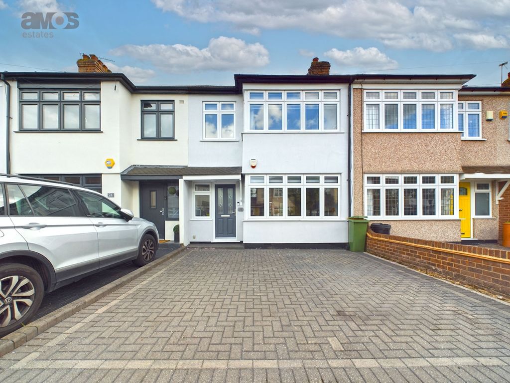 3 bed terraced house for sale in Chestnut Avenue, Hornchurch RM12 Zoopla