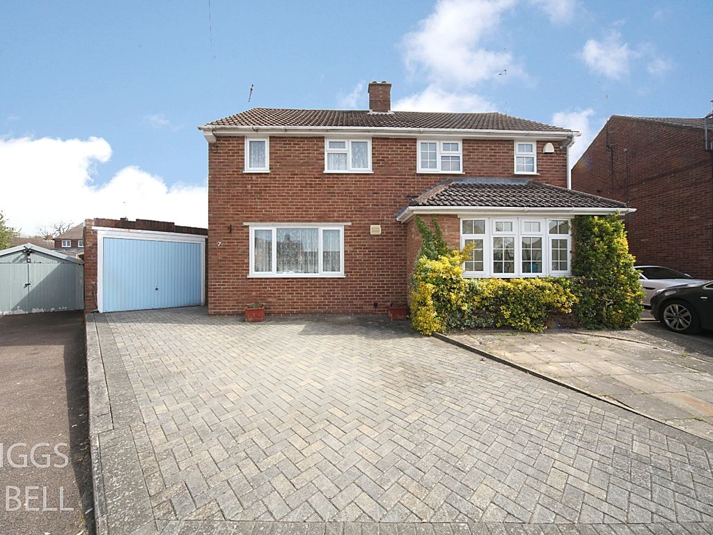 2 bed semidetached house for sale in Lime Tree Close, Luton