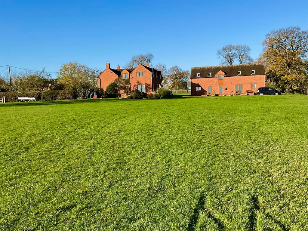 4 bed detached house for sale in Radmore Lane, Abbots Bromley, Rugeley