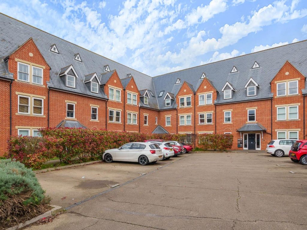 1 bed flat for sale in Bridgeman Drive, Windsor SL4 Zoopla