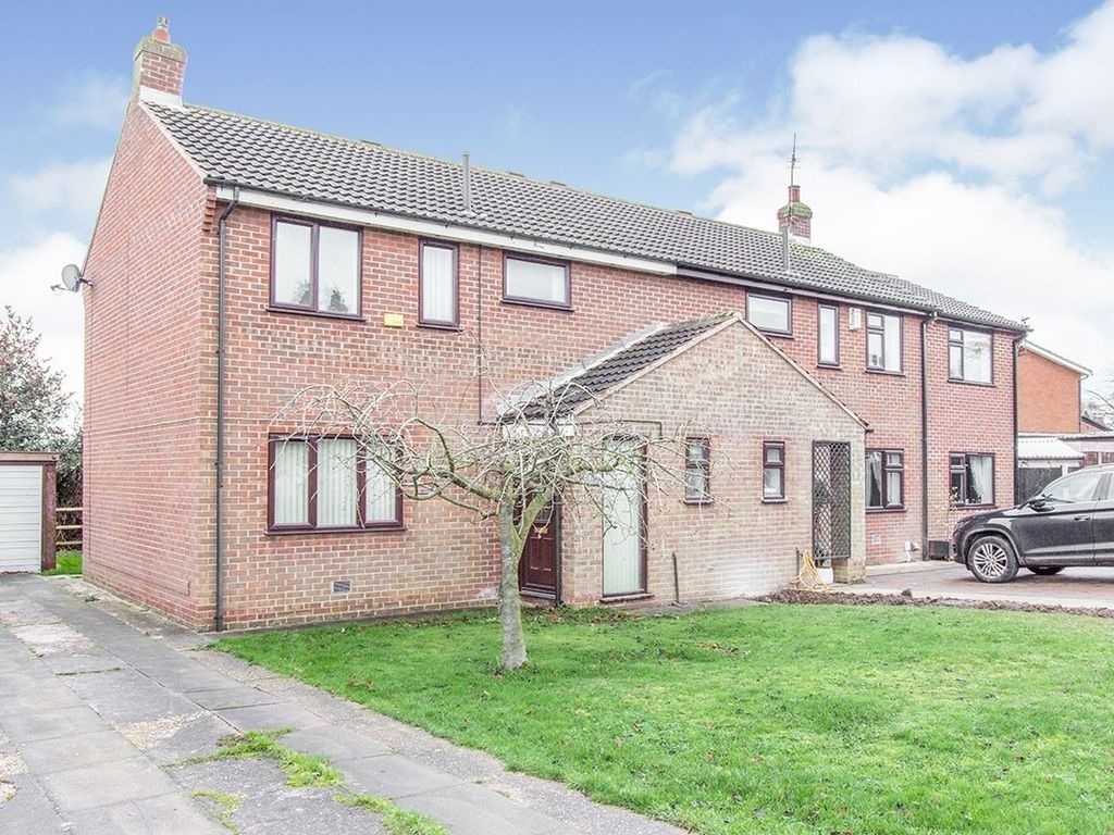3 bed semidetached house to rent in Lexington Court, Tuxford, Newark