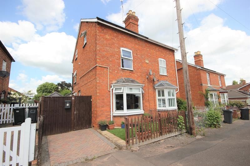 3 bed semidetached house for sale in 35 Bellars Lane, Malvern