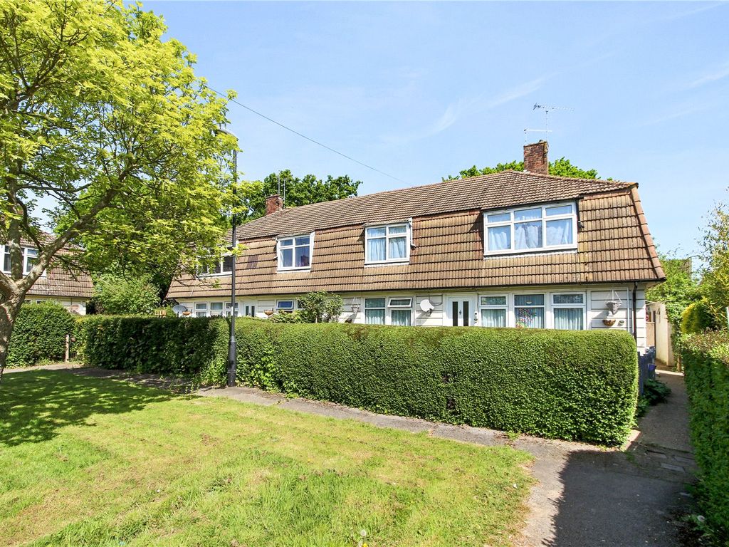 2 bed flat to rent in Woodland Avenue, Burgess Hill, West Sussex RH15