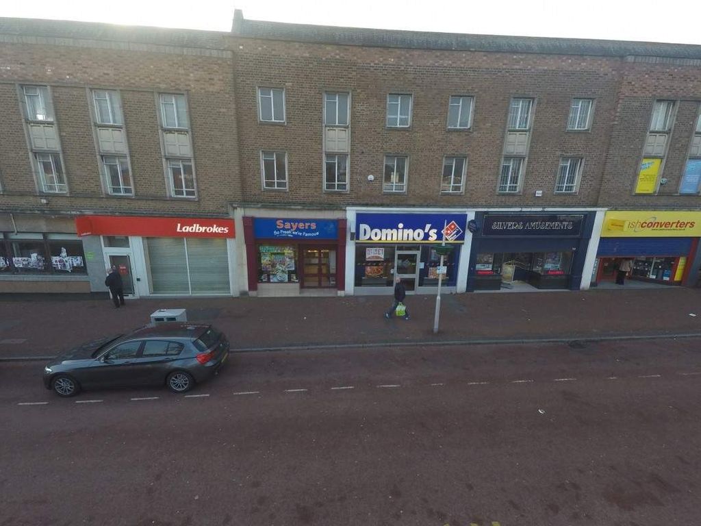 Retail premises to let in Unit 11, Marina Drive, Ellesmere Port CH65