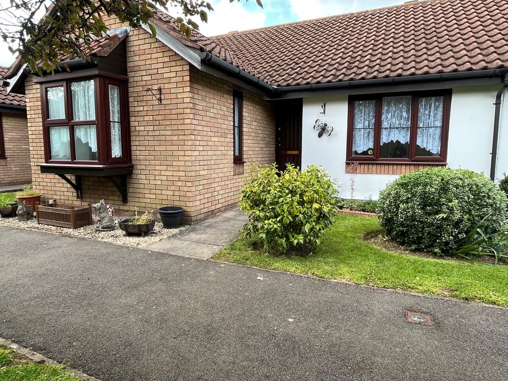 2 bed terraced bungalow for sale in Meridian Court, Singleton, Ashford