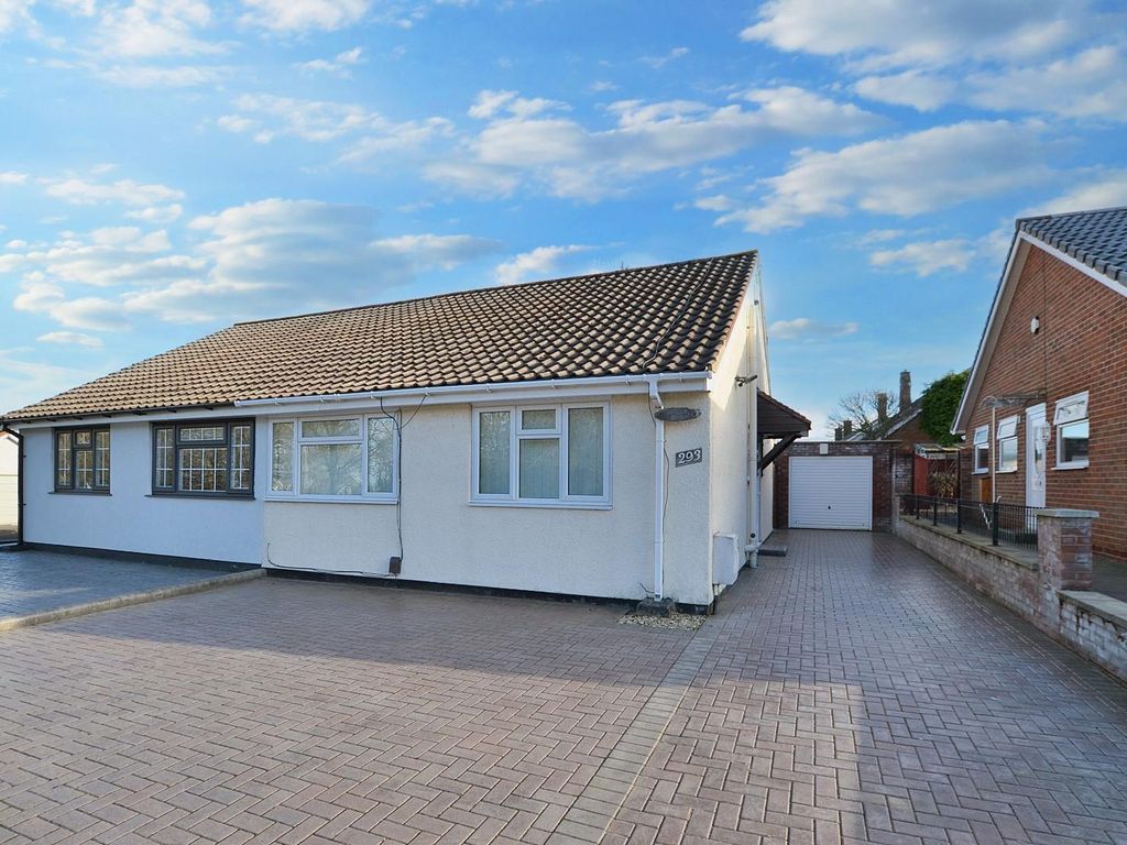 2 bed semidetached bungalow for sale in Fortfield Road, Whitchurch