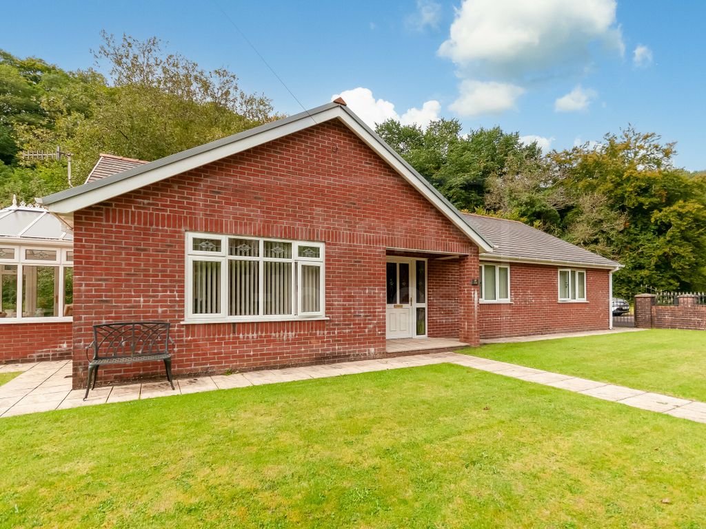 3 bed detached bungalow for sale in Heol Giedd, Cwmgiedd, Ystradgynlais