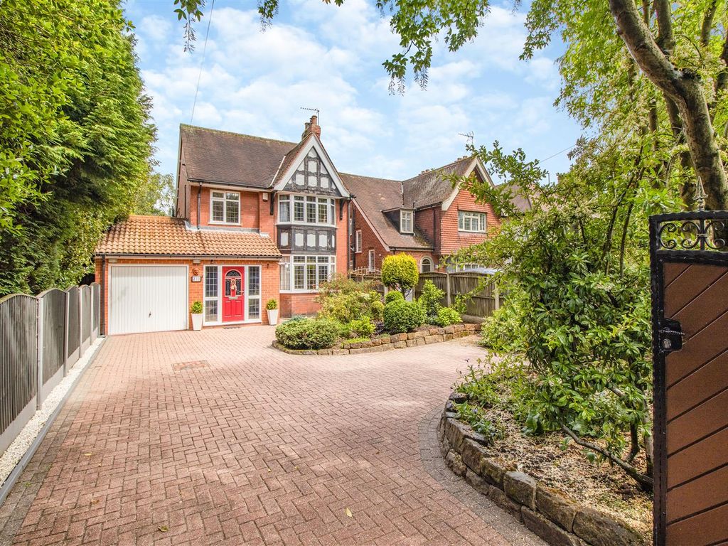 3 bed detached house for sale in The Laurels, Nottingham Road