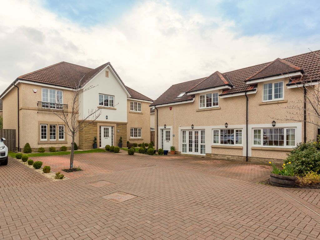 6 bed detached house for sale in 185 Slateford Road, PA7, £