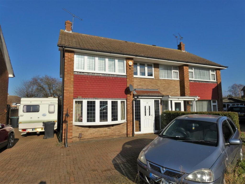 4 bed semidetached house for sale in Bonaventure Court, Gravesend DA12