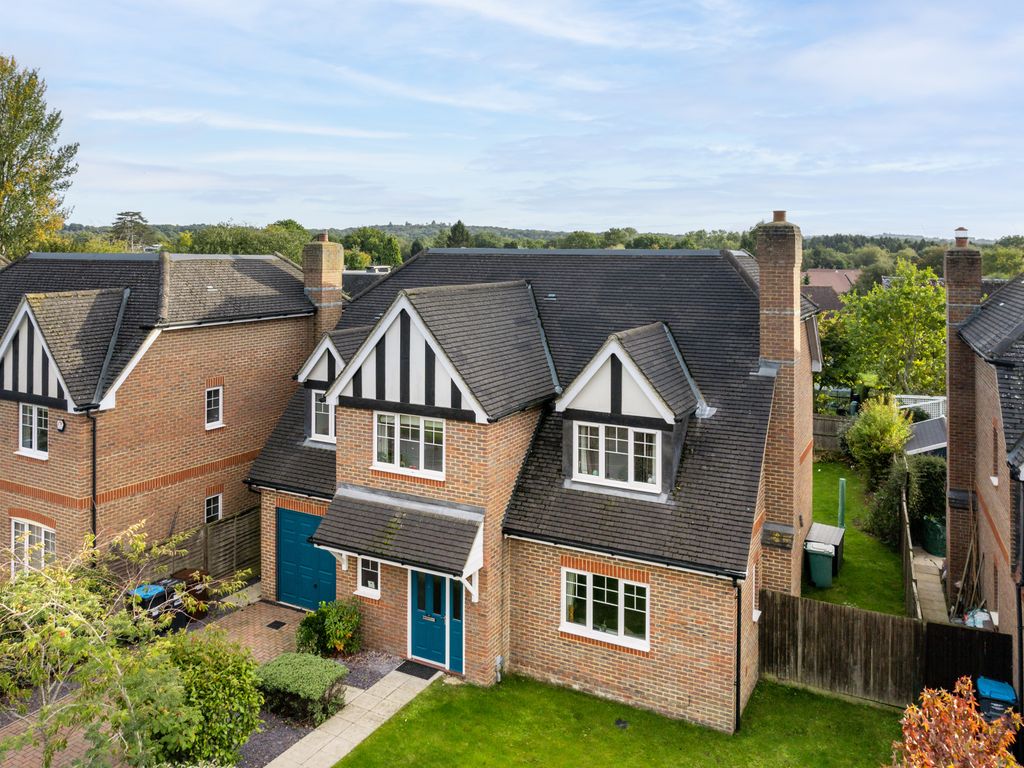 5 bed detached house for sale in Birch Grove, Felbridge, East Grinstead