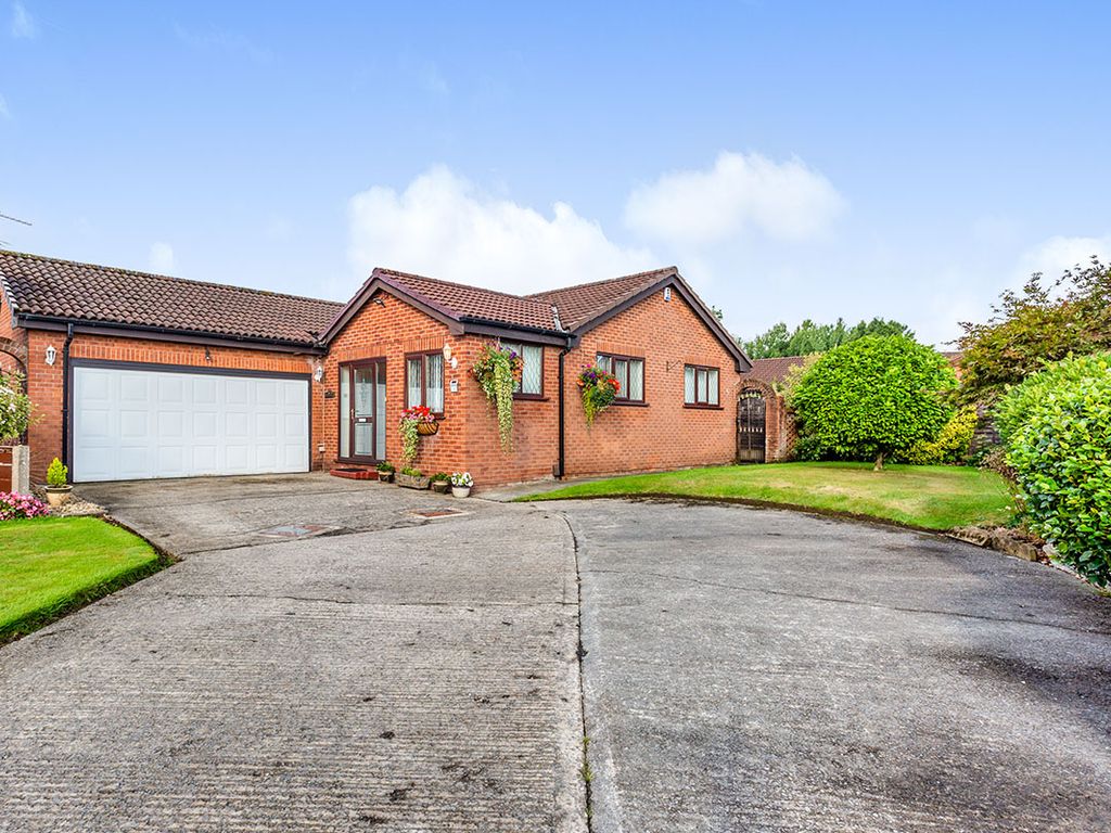 3 bed bungalow for sale in Bealey Close, Radcliffe, Manchester, Greater