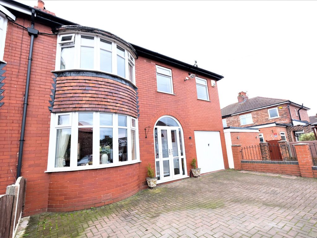 4 bed semidetached house for sale in Southlands Avenue, Eccles M30