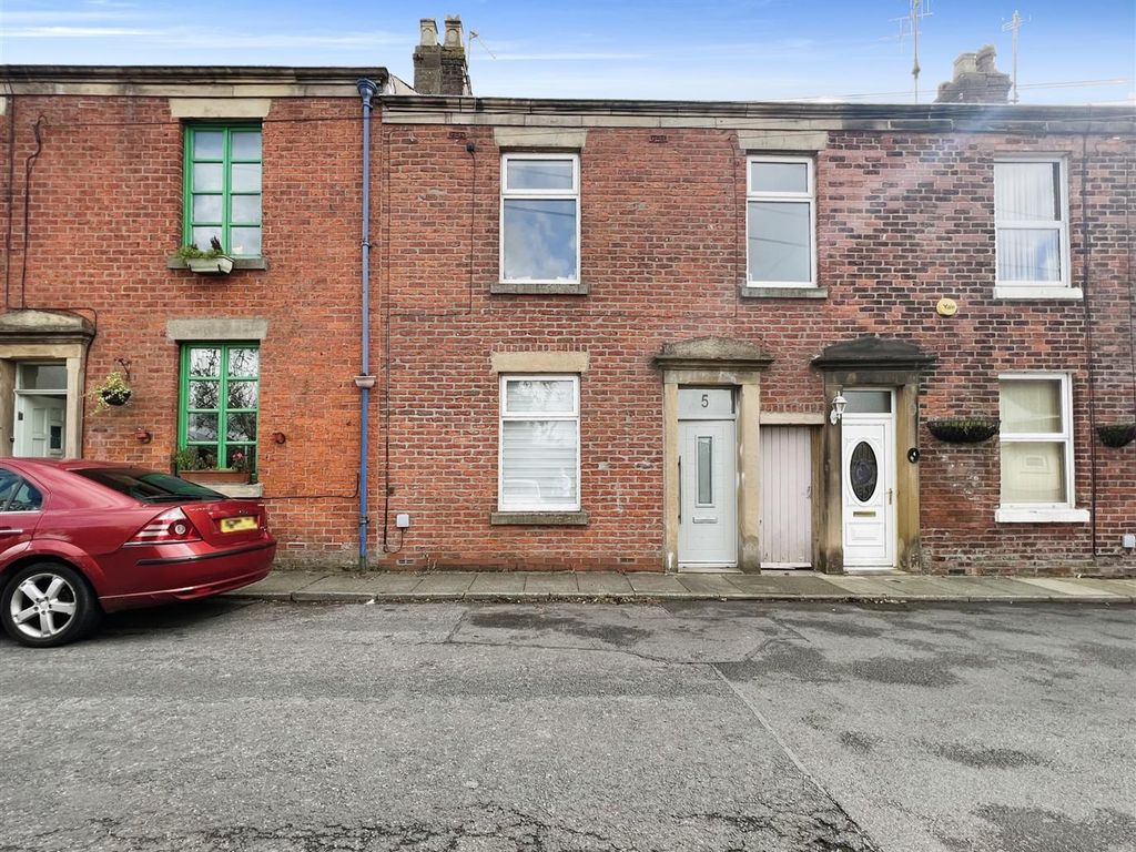 2 bed property for sale in Humber Street, Longridge, Preston PR3, £