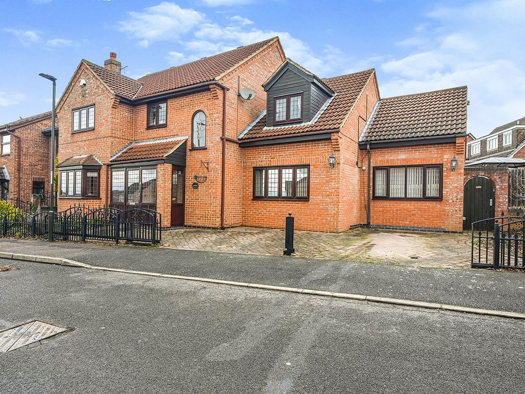 5 bed detached house for sale in Lynmouth Drive, Ilkeston, Derbyshire