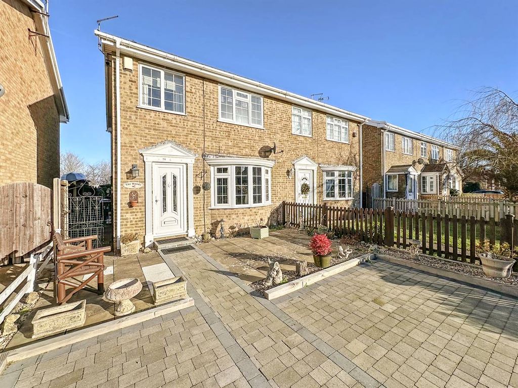 3 bed semidetached house for sale in Kingfisher Court, Herne Bay CT6