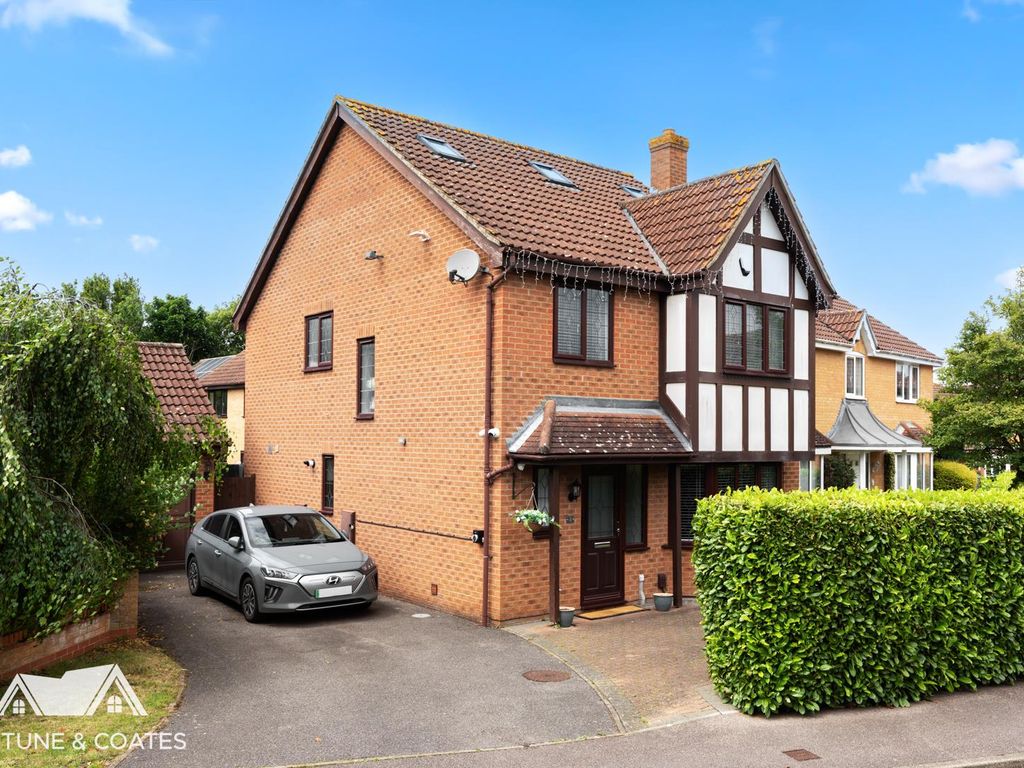 5 bed detached house for sale in Ashworth Place, Church Langley, Harlow