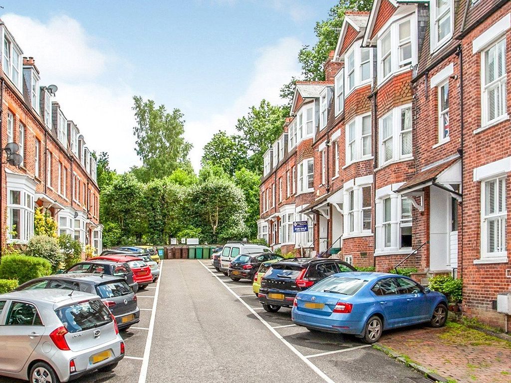 Grove Avenue, Tunbridge Wells, Kent TN1  
