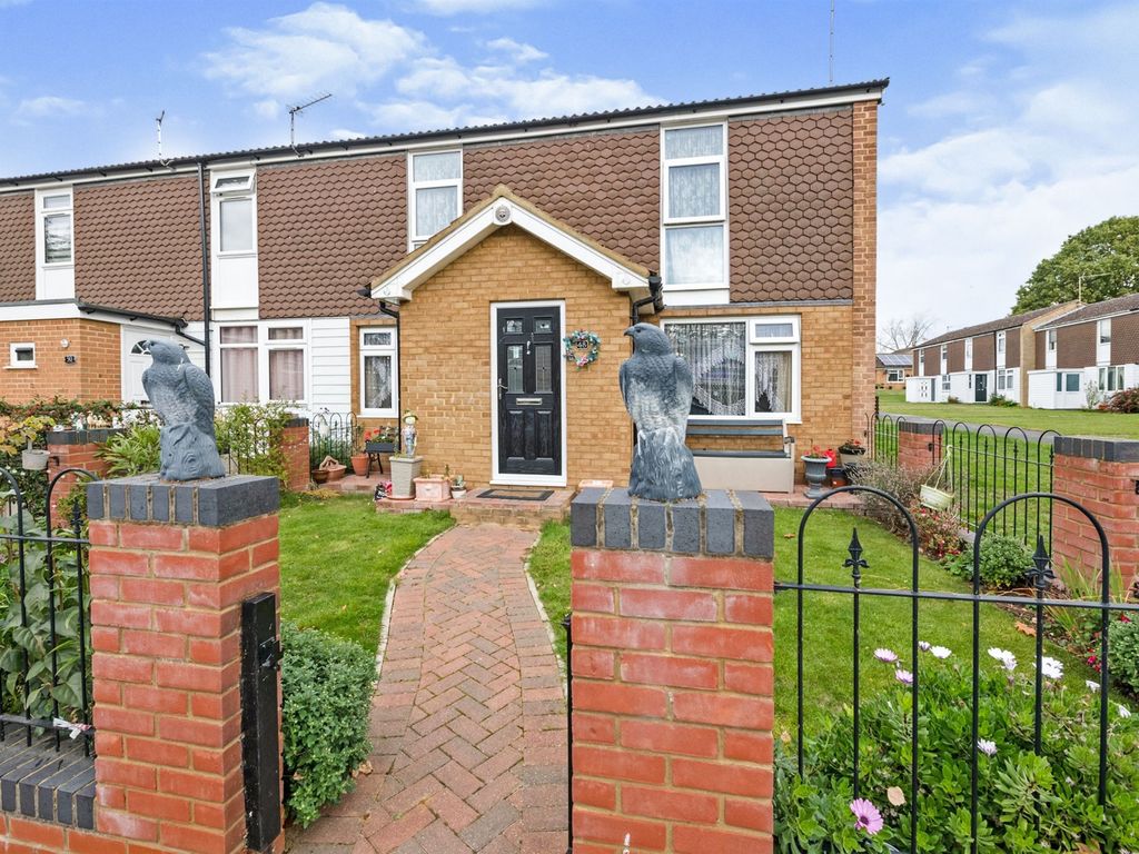 4 bed end terrace house for sale in Churchill Avenue NN3 Zoopla