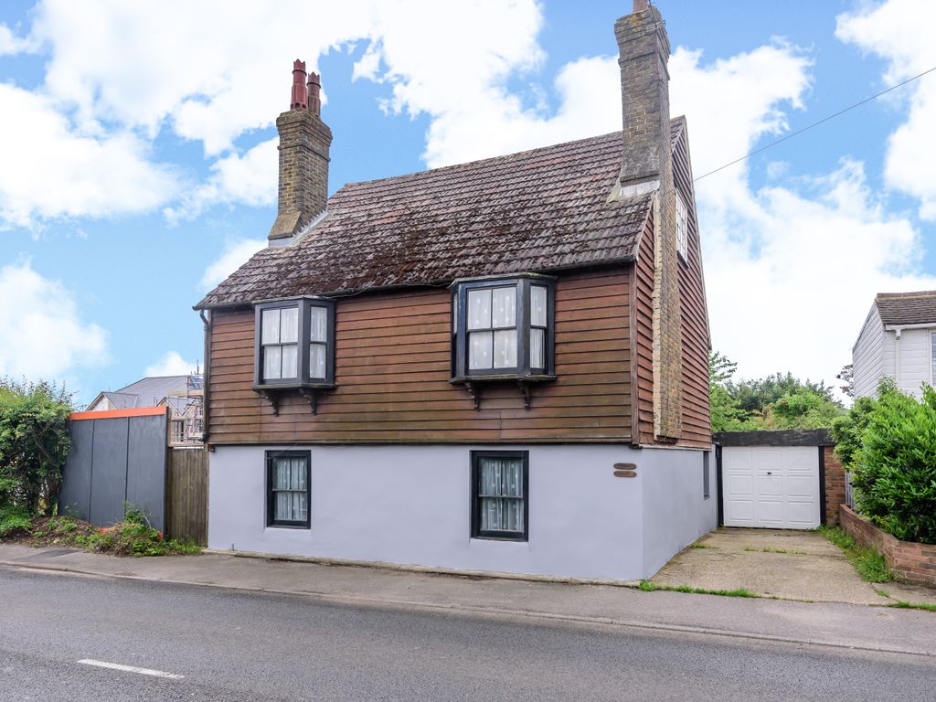 5 bed detached house for sale in Heath Road, Linton, Maidstone ME17