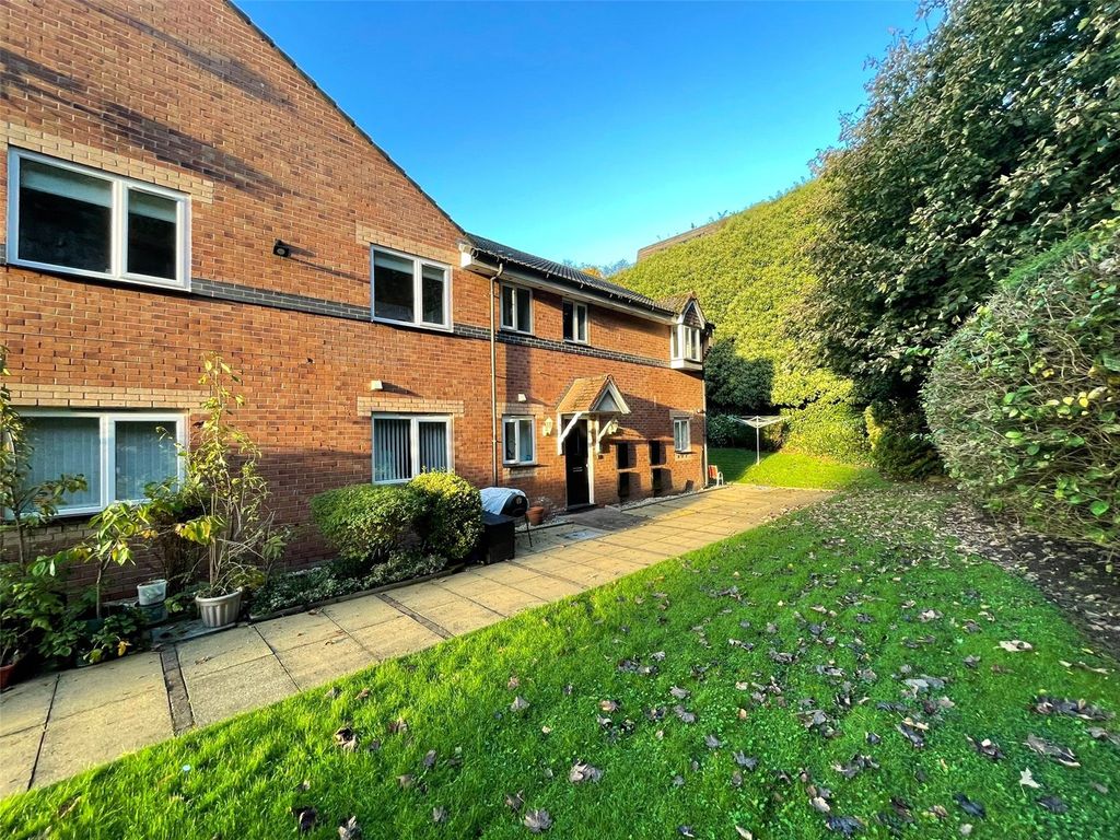 2 bed flat for sale in Clay Cross Road, Liverpool, Merseyside L25, £