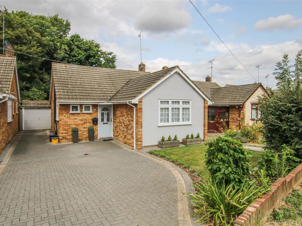 3 bed detached bungalow for sale in Woodland Avenue, Hutton, Brentwood