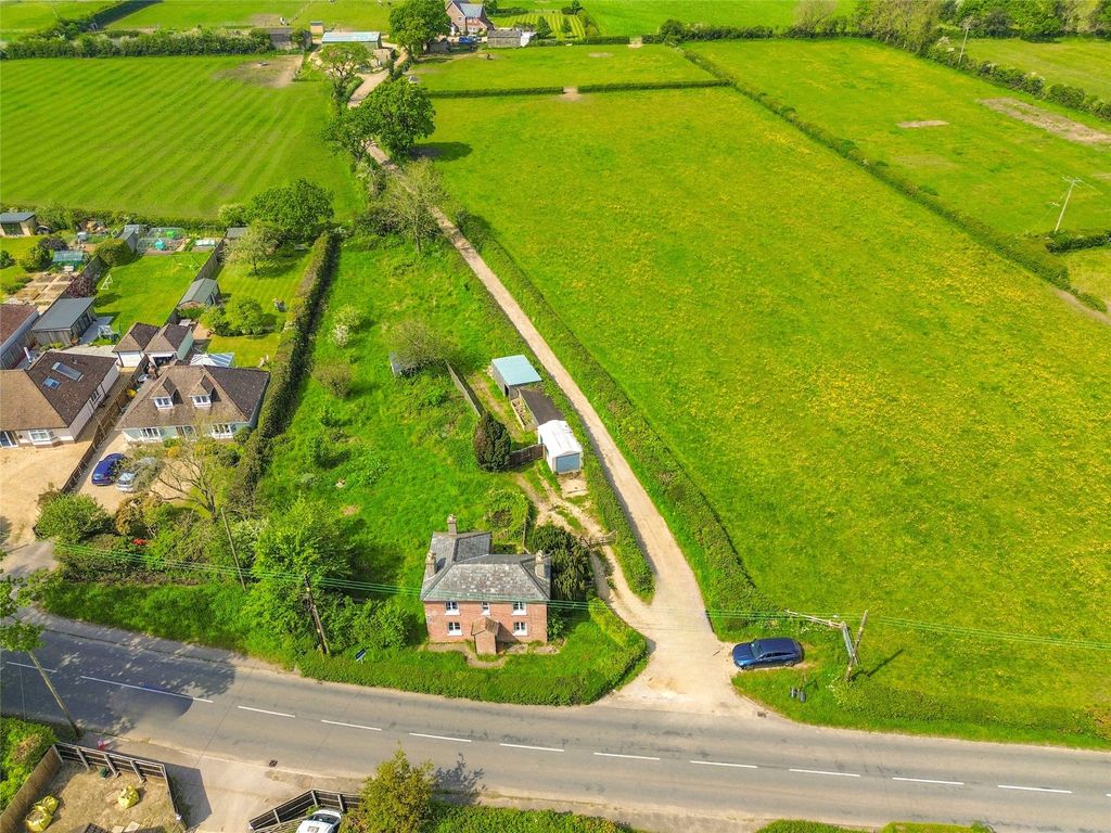 3 bed detached house for sale in Sway Road, Pennington, Lymington