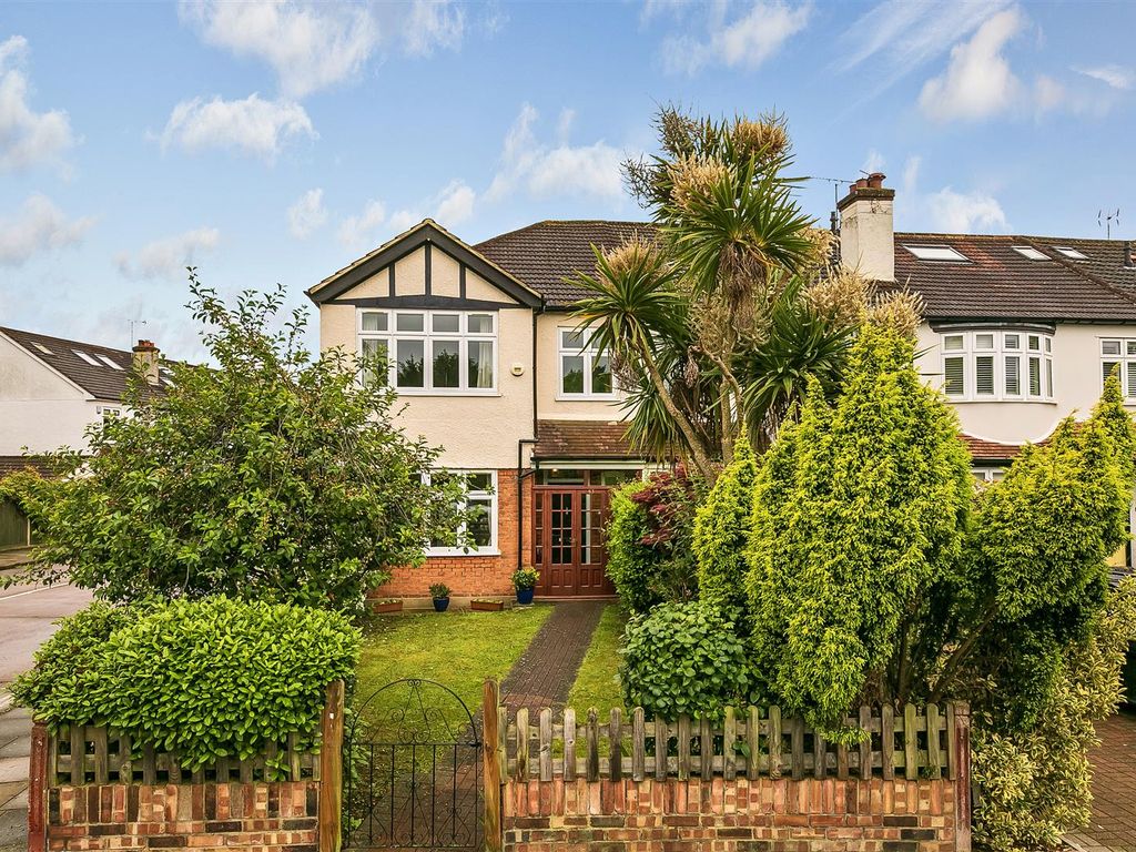 3 bed property for sale in Cambridge Road, Teddington TW11, £1,200,000