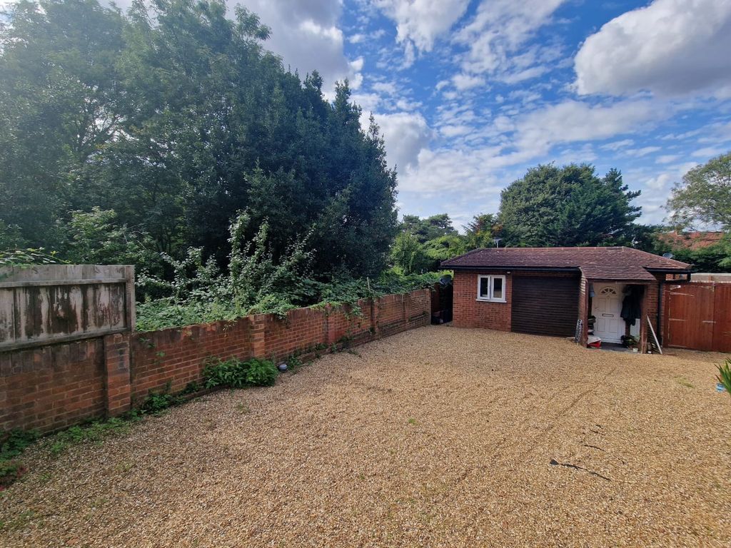 2 bed detached bungalow for sale in Wood Lane, Isleworth TW7, £375,000