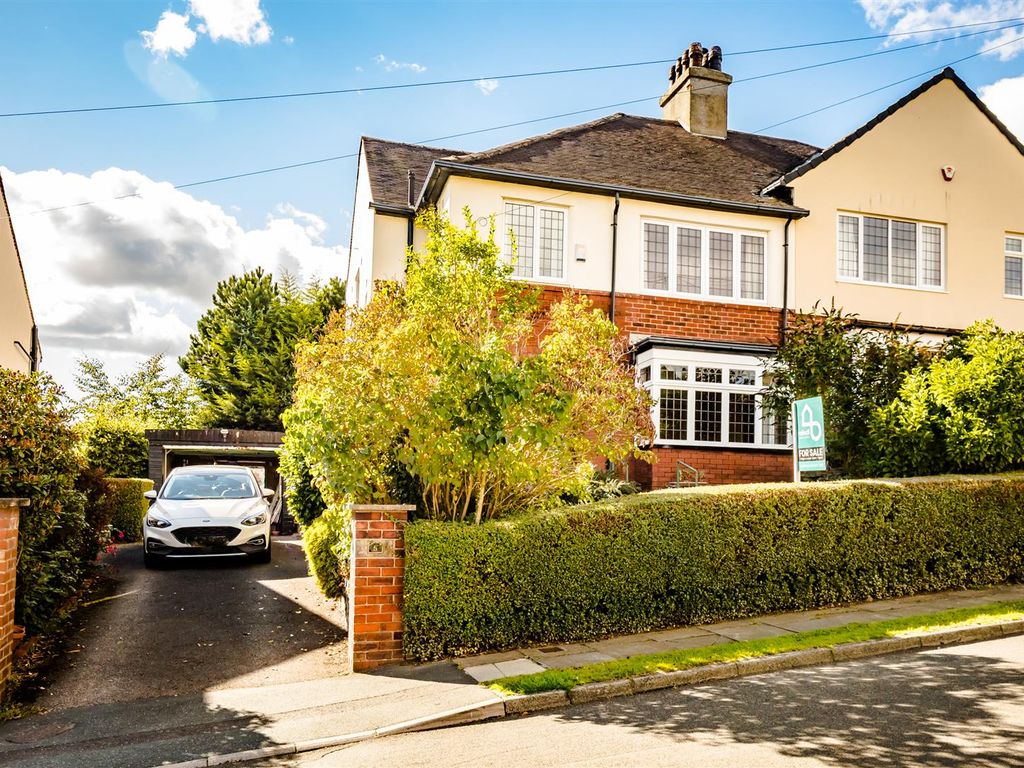 4 bed semidetached house for sale in The Avenue, Hipperholme, Halifax