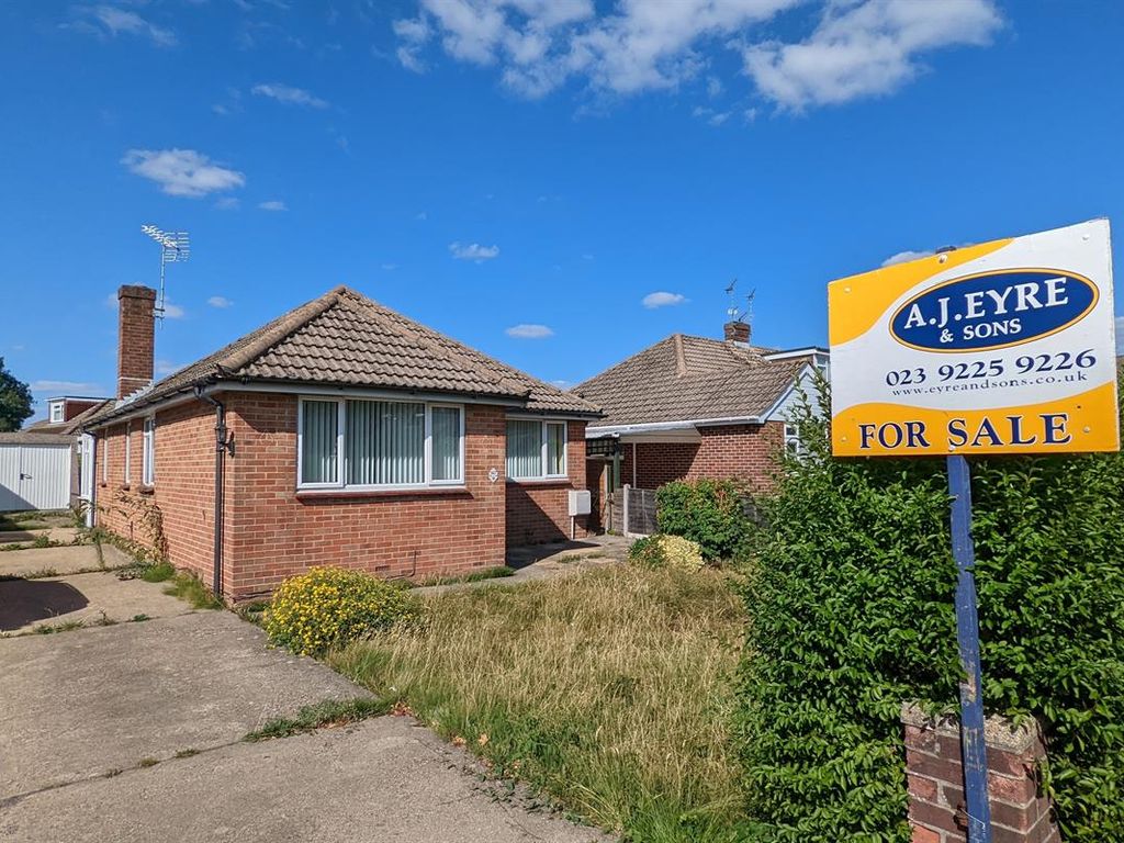 3 bed bungalow for sale in Sunnymead Drive, Waterlooville PO7 Zoopla
