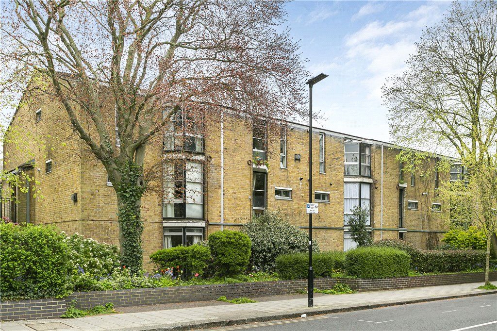 3 bed flat for sale in Wellesley Road, London W4 Zoopla