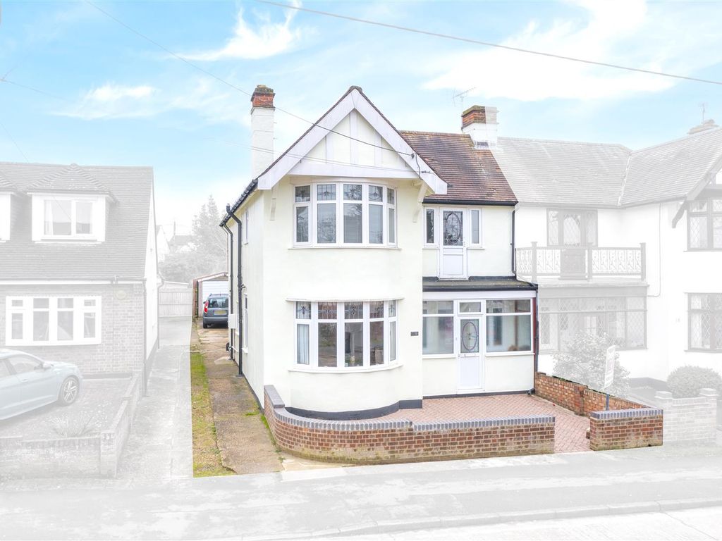 4 bed semidetached house for sale in Hawkwell Road, Hockley SS5, £