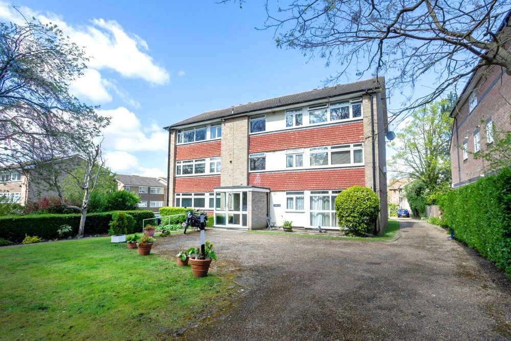 2 bed flat for sale in Christchurch Park, Sutton SM2, £340,000 Zoopla