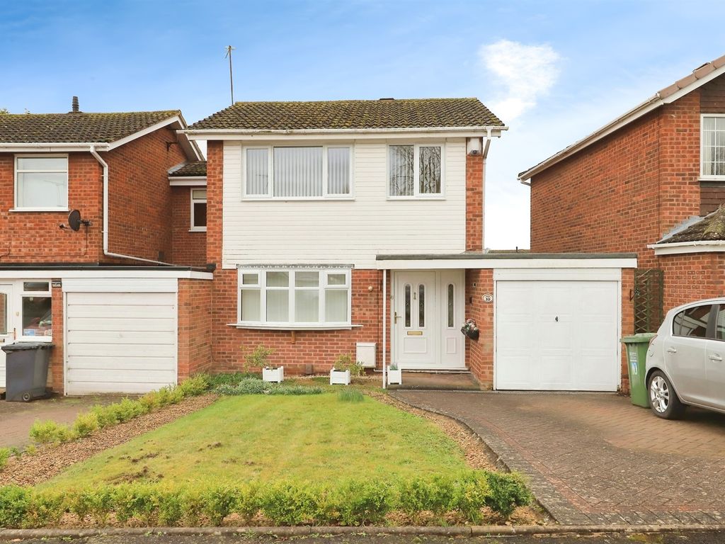 3 bed detached house for sale in Chaucer Crescent, Kidderminster DY10