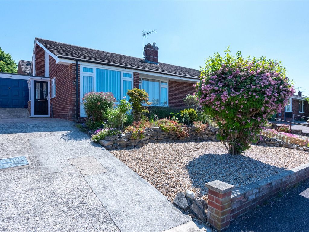 2 bed bungalow for sale in Honeybottom Road, Tadley, Hampshire RG26