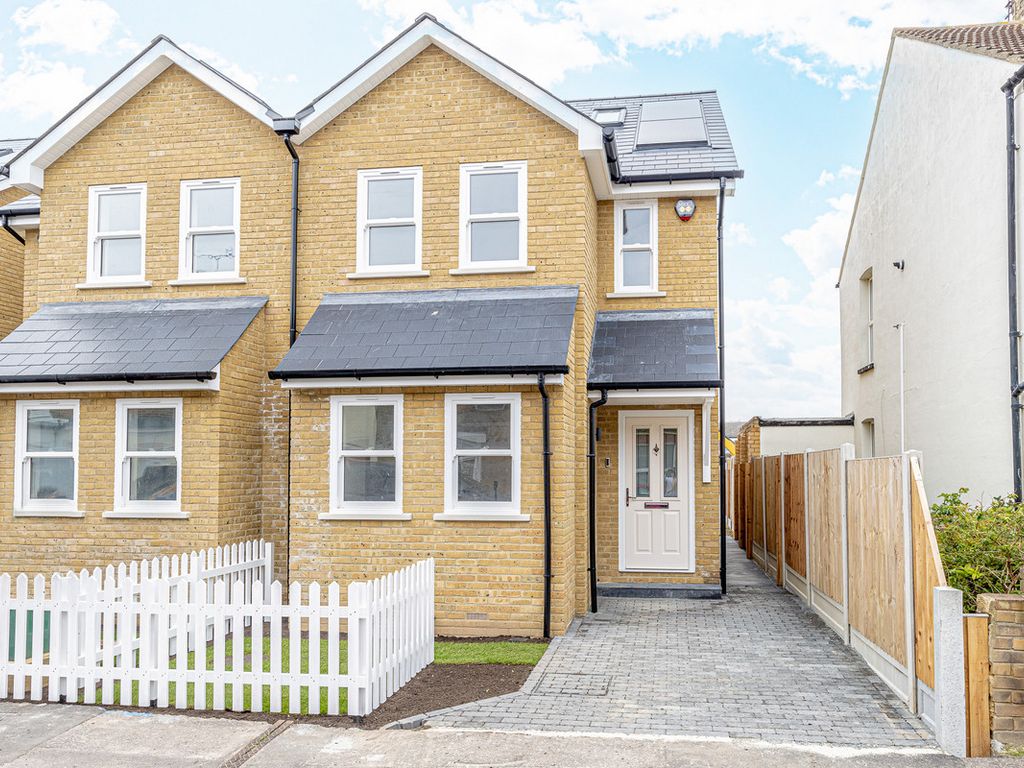 New home, 3 bed end terrace house for sale in Stour Close, SouthendOn
