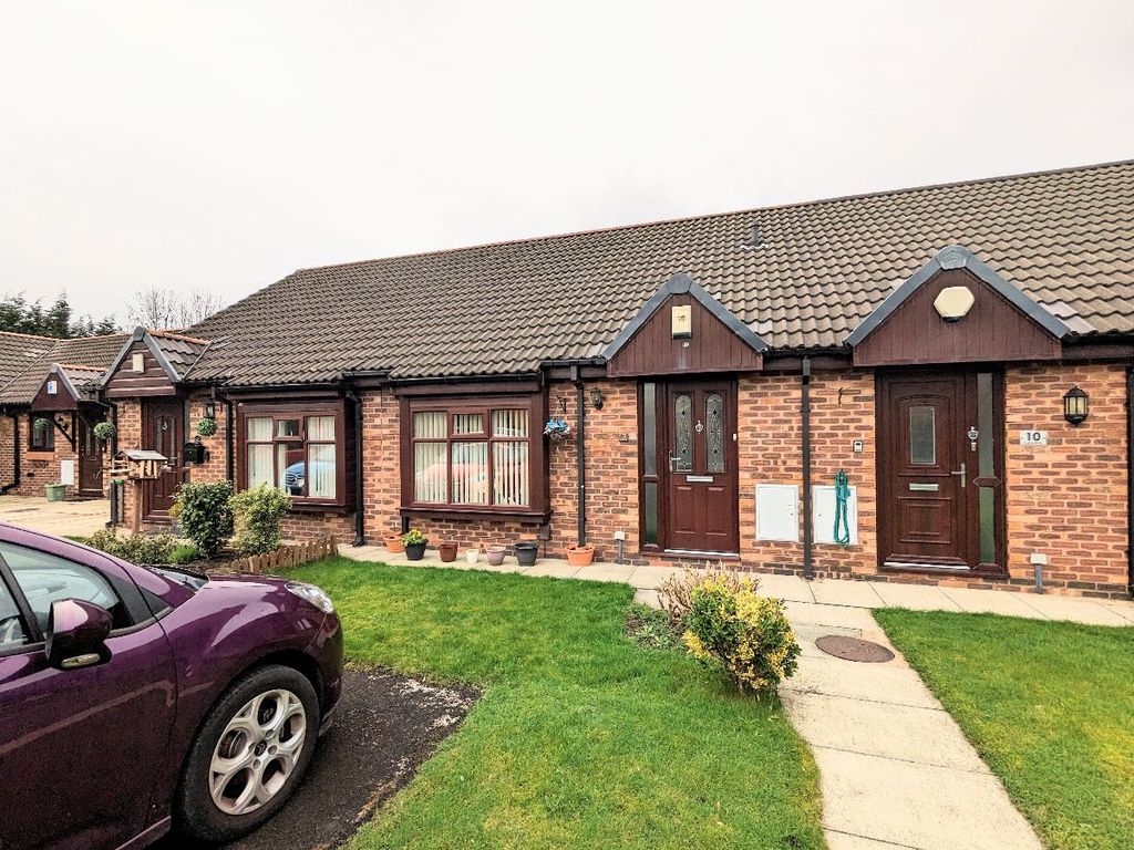 1 bed bungalow for sale in Castle Mews, Farnworth, Bolton BL4, £98,000