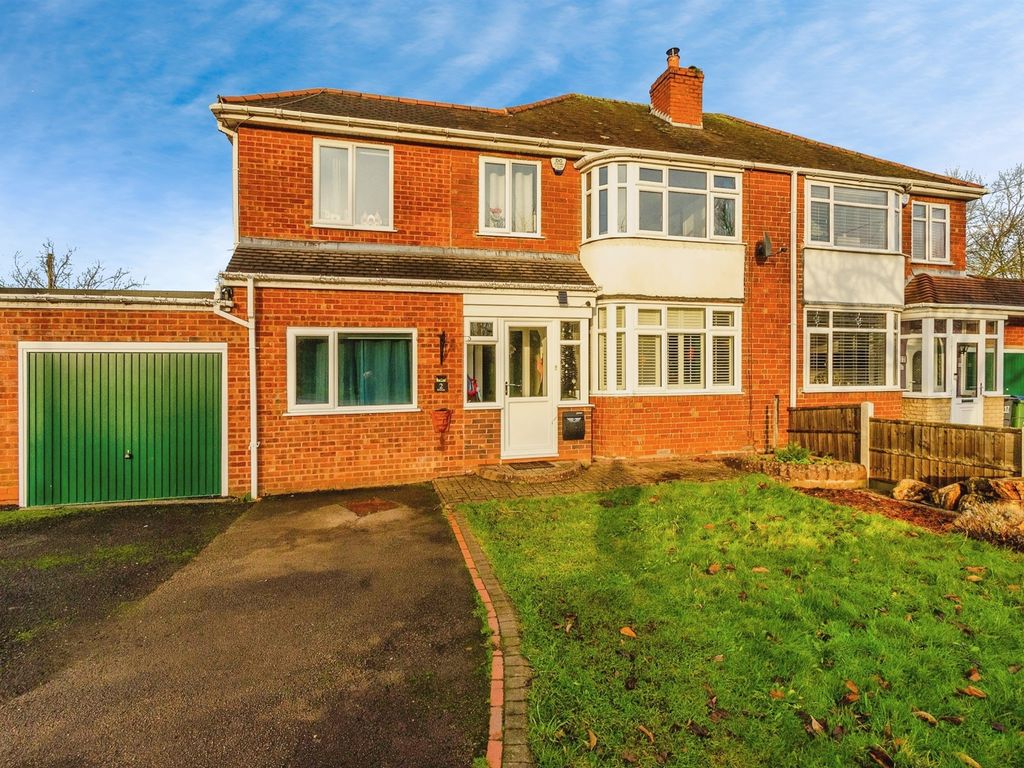 3 bed semidetached house for sale in Riverway, Wednesbury WS10, £