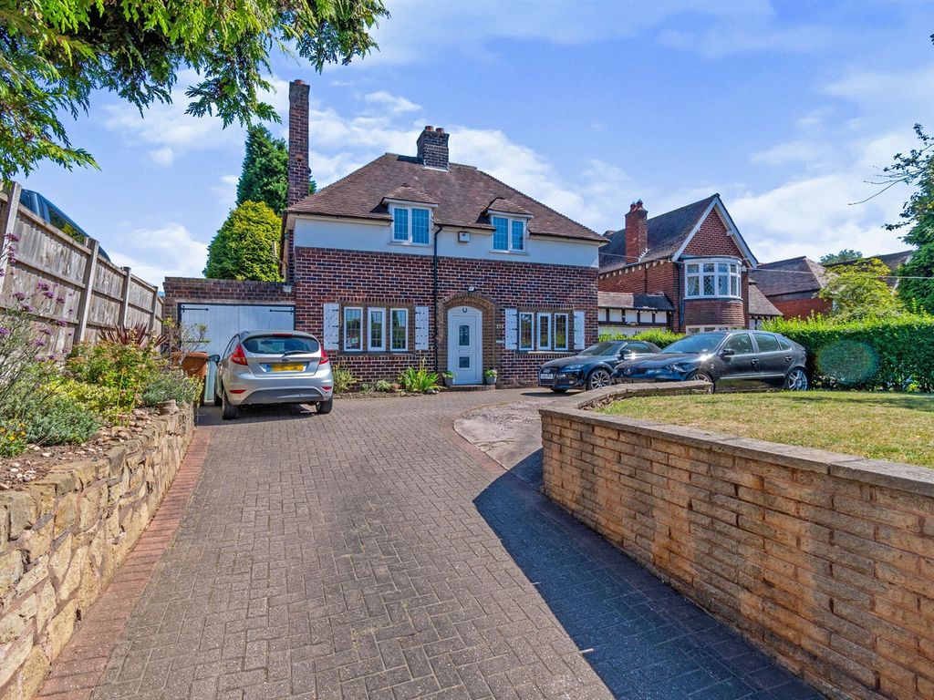 3 bed detached house for sale in Lichfield Road, Shelfield, Walsall WS4